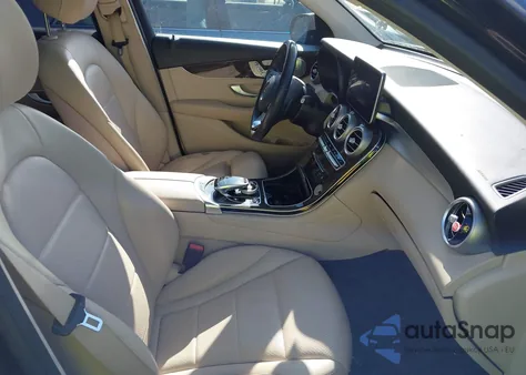 2016 Mercedes-Benz Glc 300 z USA, uszkodzony, nr VIN WDC0G4JB9GF007890